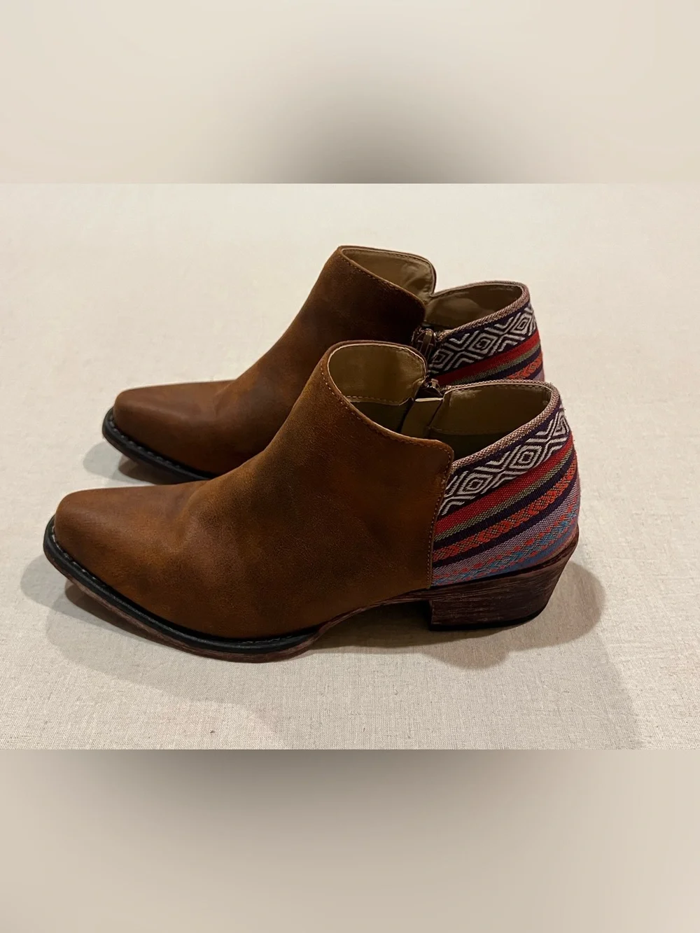 Roper Serape Heel Booties Snip Toe Cowgirl Boots Rodeo Country Western Size 6.